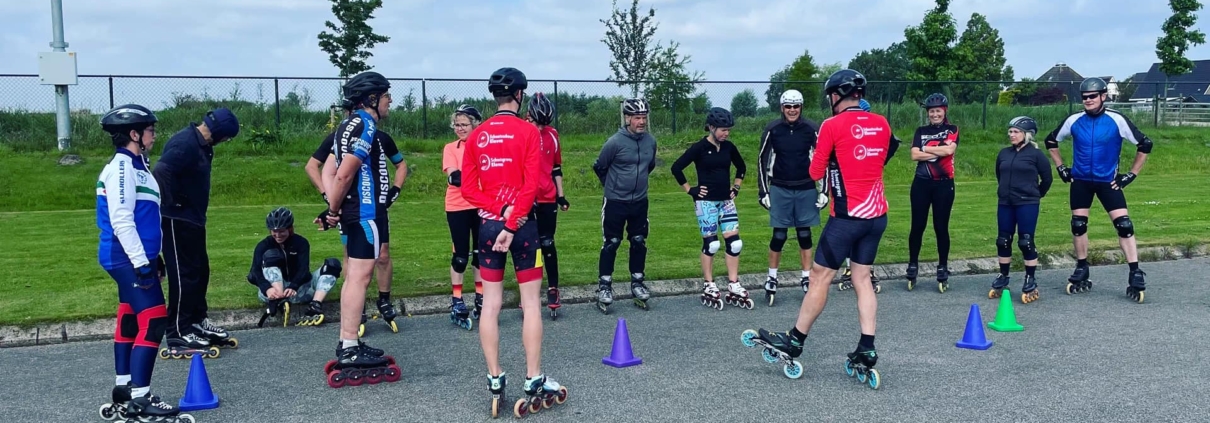 Skeelerles-training-Inlineskaten-Friesland-skeelerbaan Burgum-Schaatsschool-Schaatsgroep-Eleven