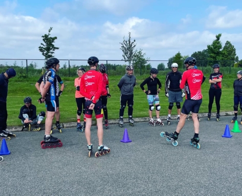 Skeelerles-training-Inlineskaten-Friesland-skeelerbaan Burgum-Schaatsschool-Schaatsgroep-Eleven