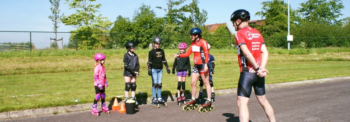 Skeelerles-training-Jeugd Burgum-Kinderen-Schaatsles-training-Friesland-Elfstedenhal-Leeuwarden-Schaatsschool-Schaatsgroep-Eleven