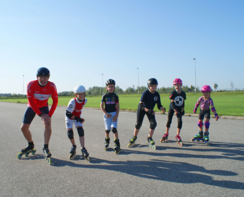 Schaatsschool Eleven - Schaatsgroep Eleven - Skeelerles-Skeelertraining - Skeelerbaan Burgum